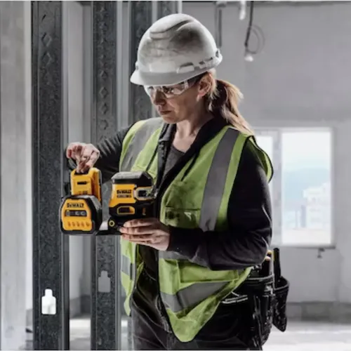 NIVEL LÁSER DEWALT DCLE34220GB LÍNEAS VERDES Y PUNTOS DE PLOMADA 12V/20V - FOTO 4